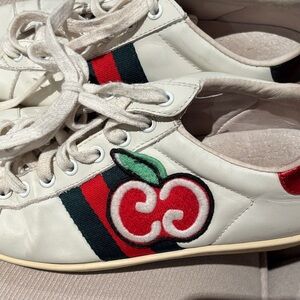 Gucci White and Red Women's Sneakers Apple Patch Ace Sneakers
